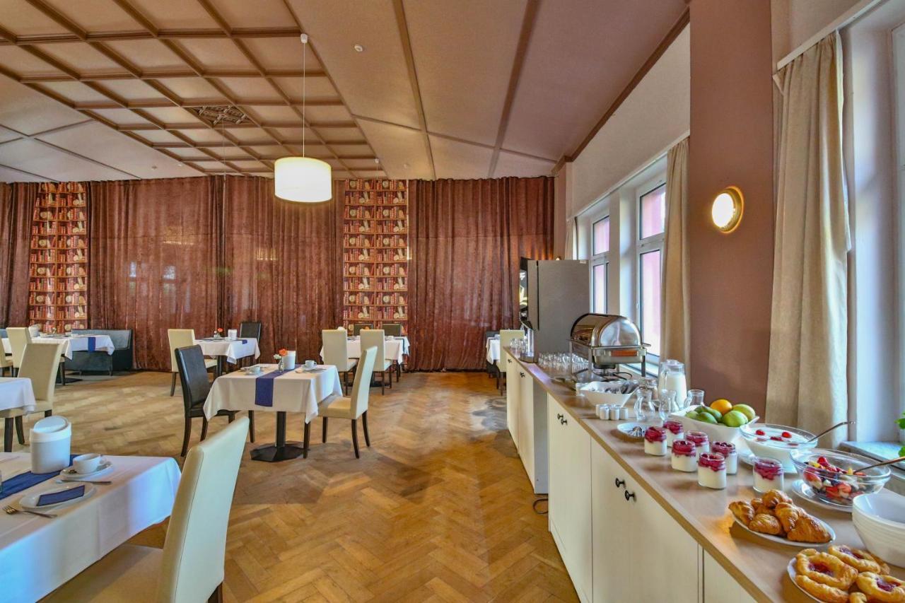 Hotel Und Restaurant "Zur Zwiebel" Peenemunde Exterior photo